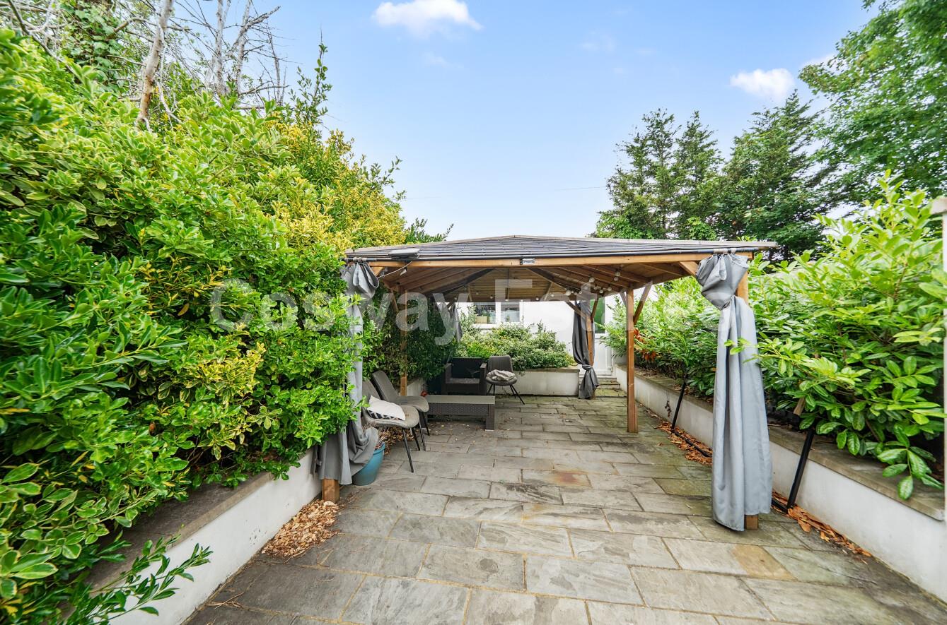 Hale Grove Gardens, Mill Hill